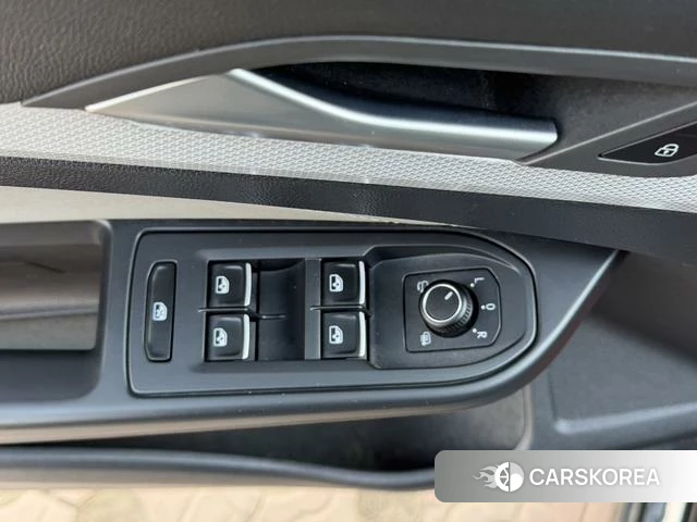 Volkswagen Golf id 4299635 из Китая 14
