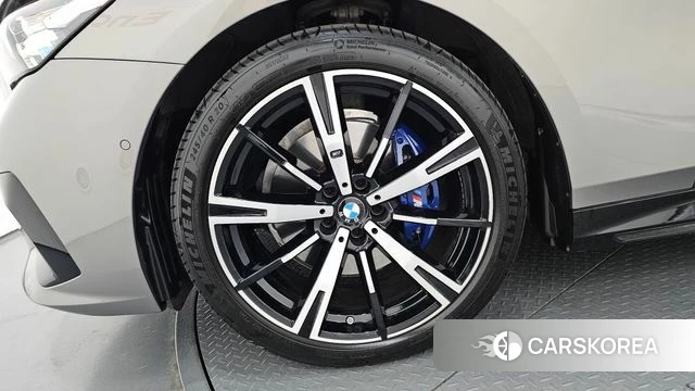 BMW 5 Series (G60) id 4222598 из Кореи 15