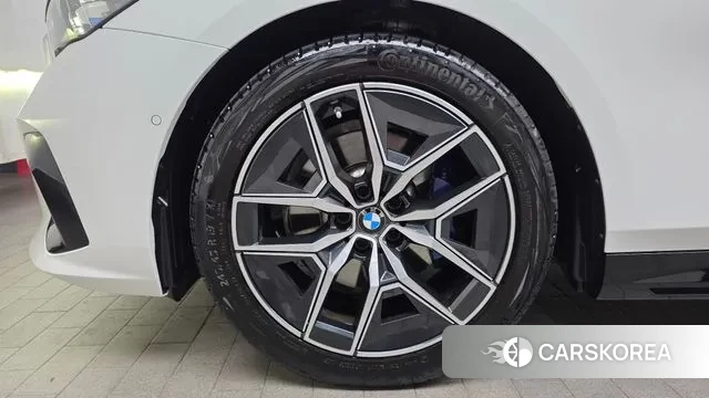 BMW 5 Series (G60) id 3554746 из Кореи 15