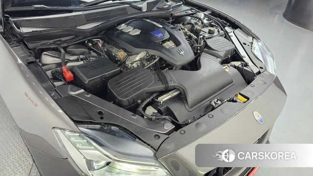 Maserati Quattroporte id 4625756 из Кореи 25