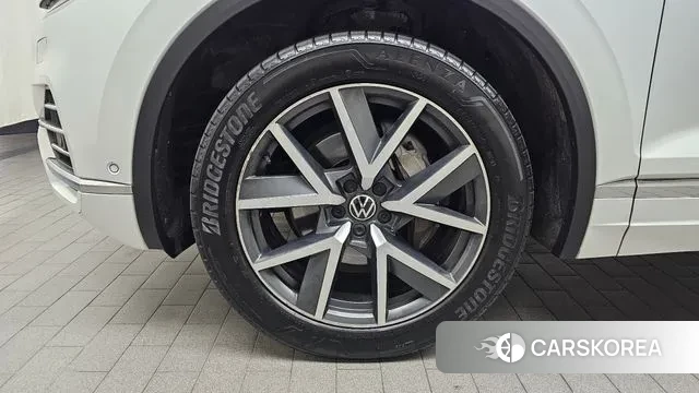 Volkswagen Touareg 3rd generation id 3372602 из Кореи 15