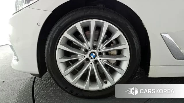 BMW 5 Series (G30) id 3773194 из Кореи 15