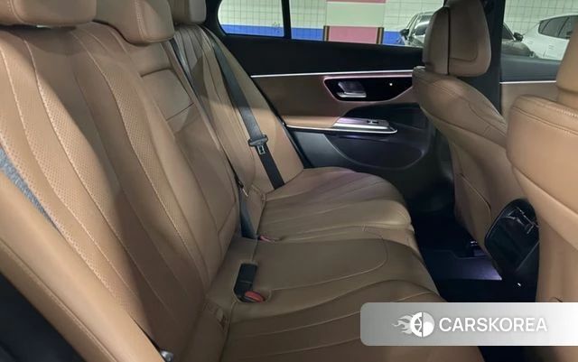Mercedes-Benz E-Class W214 2024 Белый из Кореи, фото 5