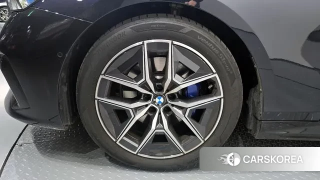 BMW 5 Series (G60) id 3359590 из Кореи 15