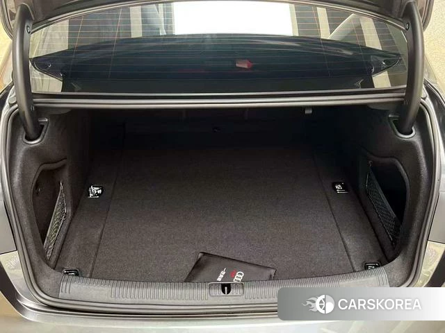 Audi A4L id 4333376 из Китая 9