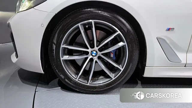 BMW 5 Series (G30) id 3043152 из Кореи 15