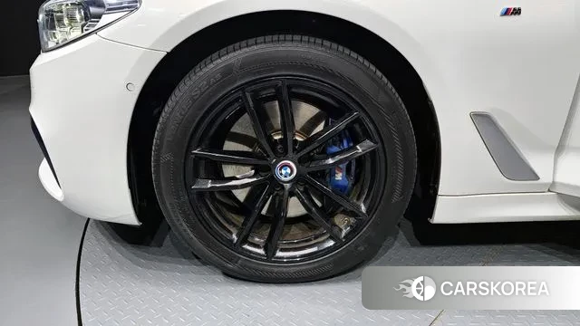 BMW 5 Series (G30) id 3345352 из Кореи 15