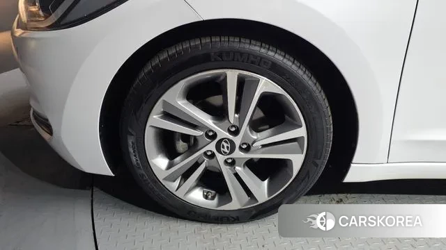 Hyundai Avante AD id 3789693 из Кореи 15