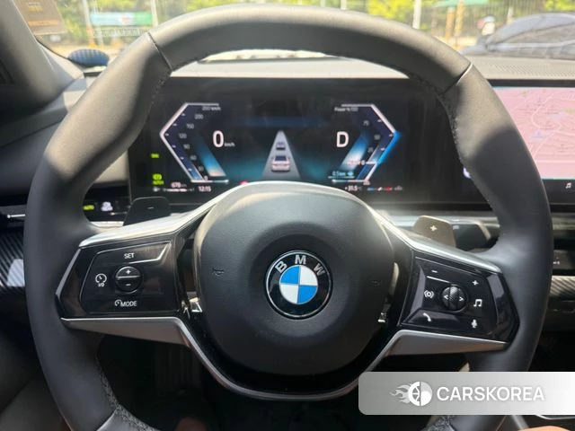 BMW 5 Series (G60) 2023 Белый из Кореи, фото 5
