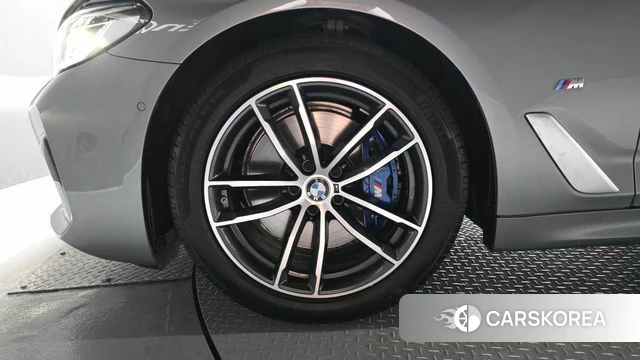 BMW 5 Series (G30) id 4618595 из Кореи 35