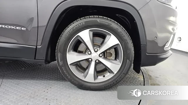 Jeep Cherokee (KL) id 3771381 из Кореи 15