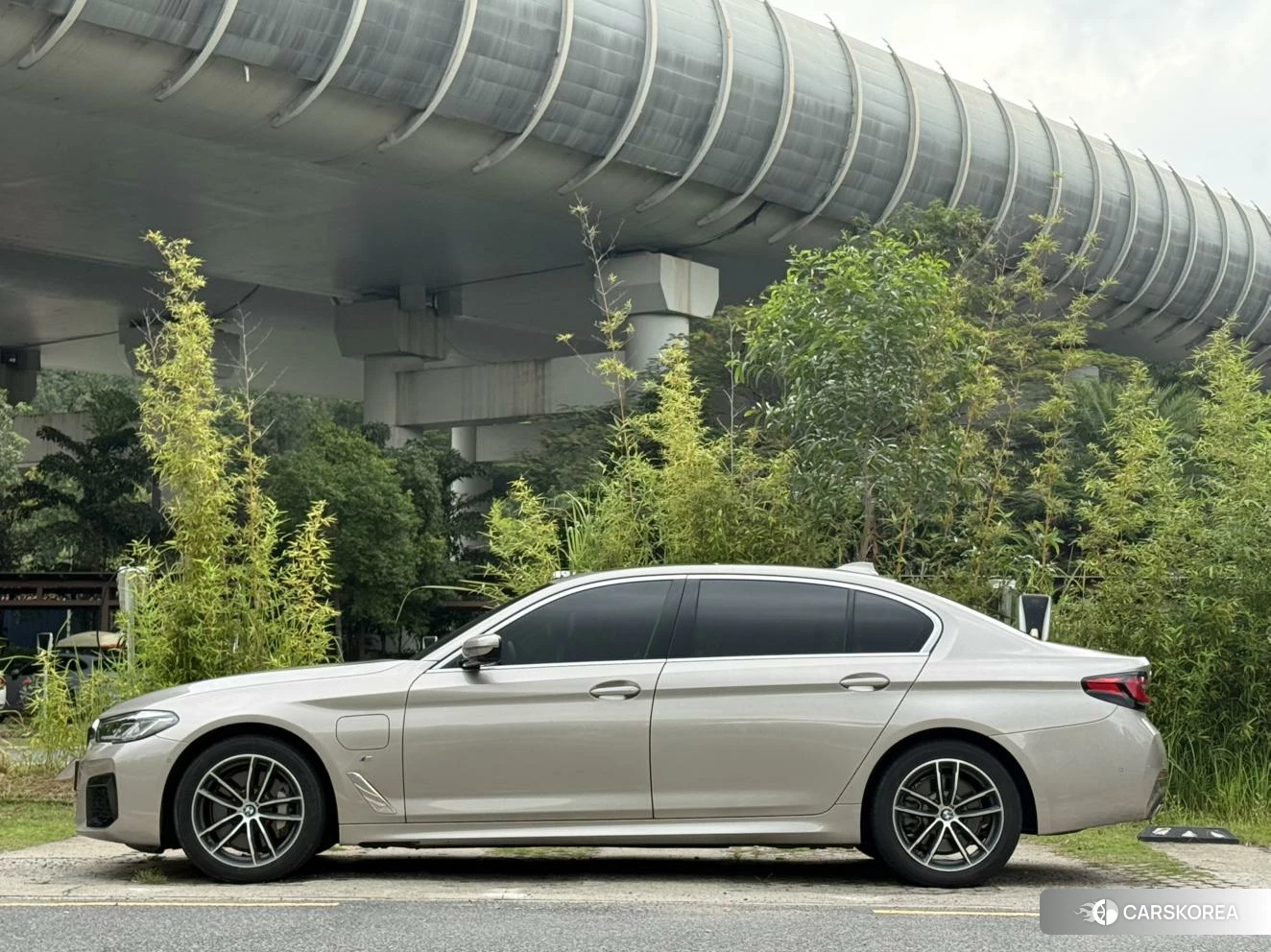 BMW 5 series PHEV id 4454641 из Китая 13
