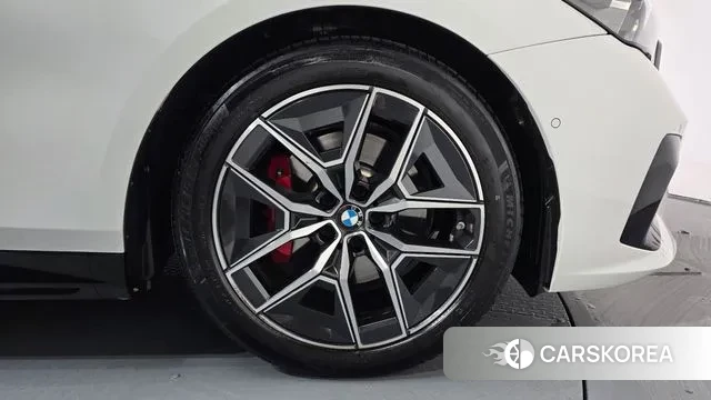 BMW 5 Series (G60) id 3533616 из Кореи 15