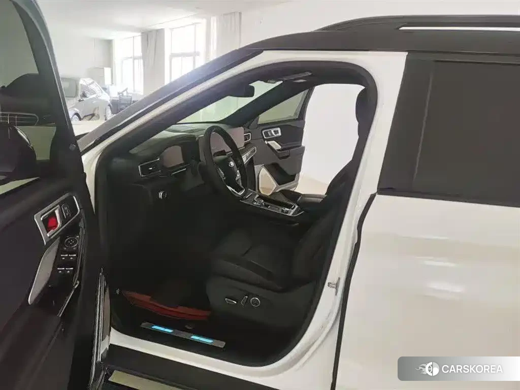 Ford Explorer 2022 Белый из Китая, фото 5