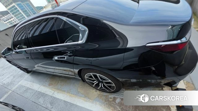 BMW 7 Series (G70) 2025 Черный из Кореи, фото 5
