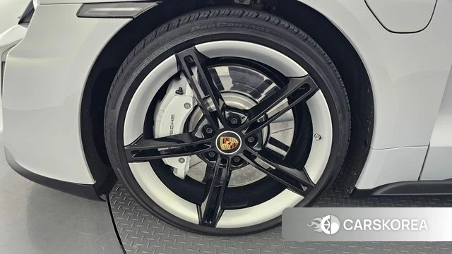 Porsche Taycan id 4394799 из Кореи 15