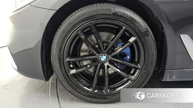 BMW 5 Series (G30) id 3661257 из Кореи 15