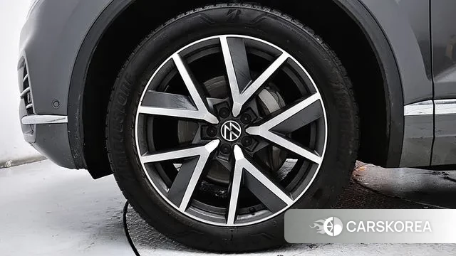 Volkswagen Touareg 3rd generation id 3741501 из Кореи 15