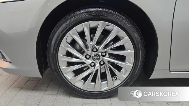 Lexus ES300h 7th generation id 3842554 из Кореи 15