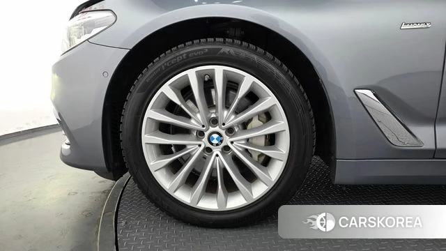 BMW 5 Series (G30) id 3867240 из Кореи 15