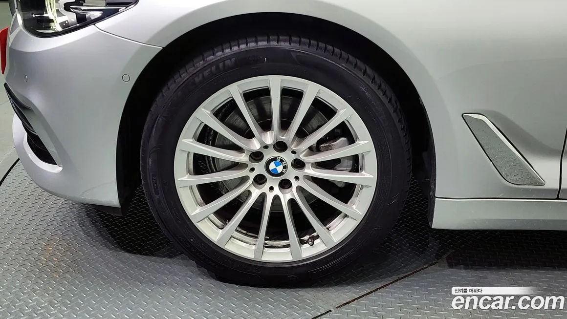 BMW 5 Series (G30) id 1890198 из Кореи 15