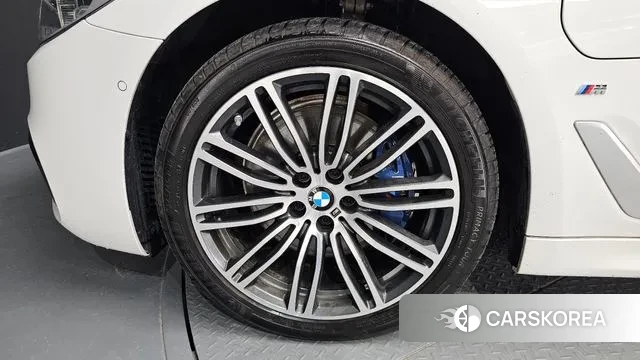 BMW 5 Series (G30) id 3243239 из Кореи 15