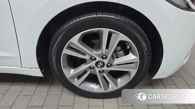 Hyundai Avante AD id 3077030 из Кореи 15