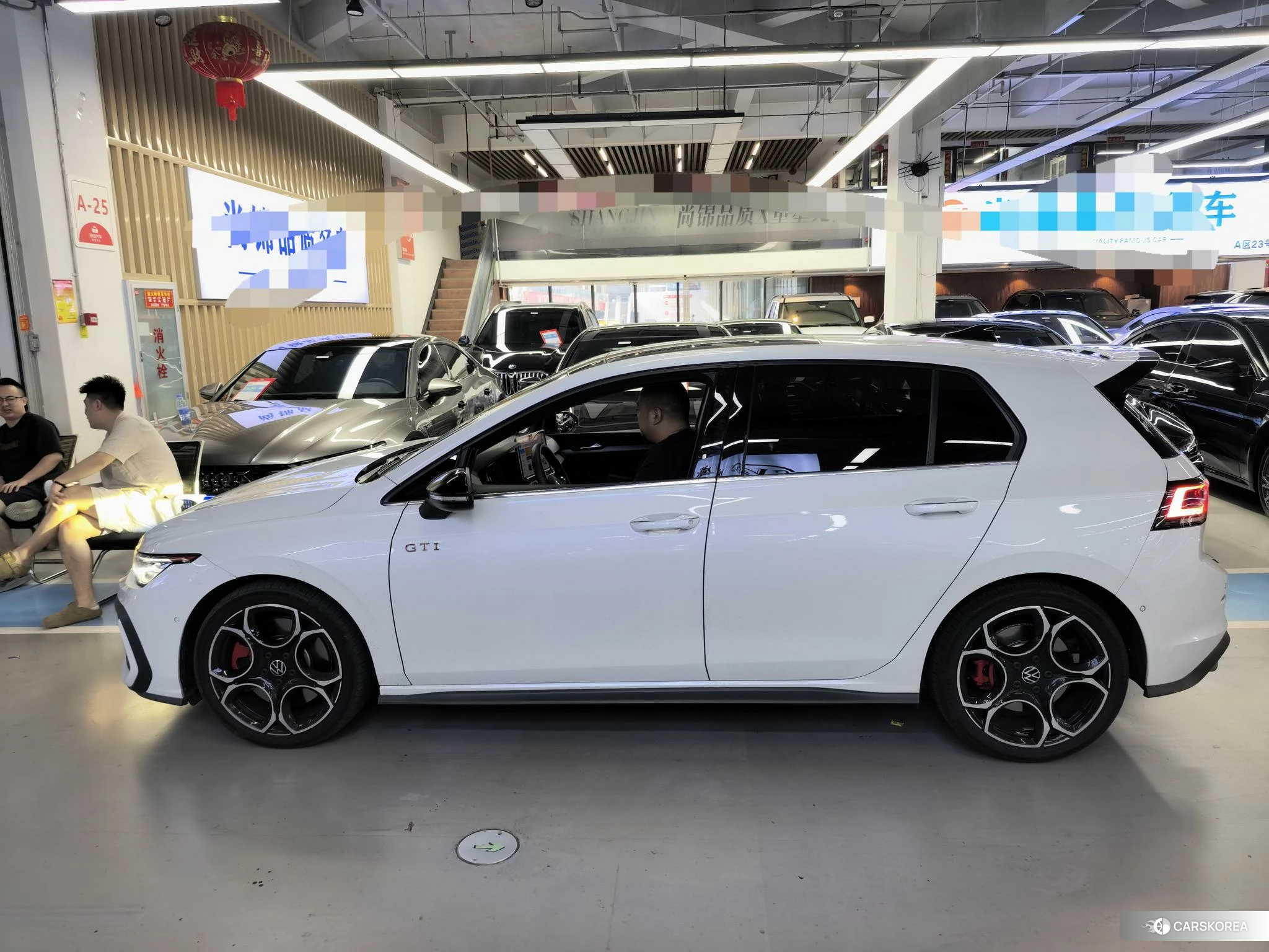 Volkswagen Golf 2024 Белый из Китая, фото 5