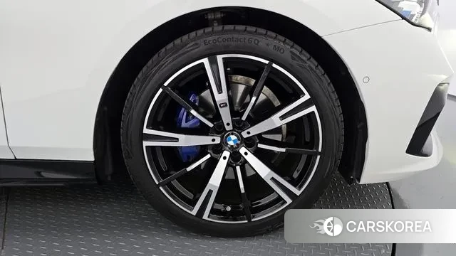 BMW 5 Series (G60) id 3426135 из Кореи 15