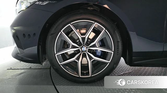 BMW 5 Series (G60) id 4487750 из Кореи 35