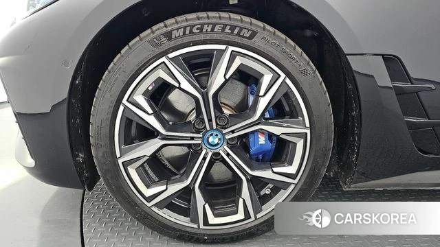 BMW i4 id 4280184 из Кореи 33