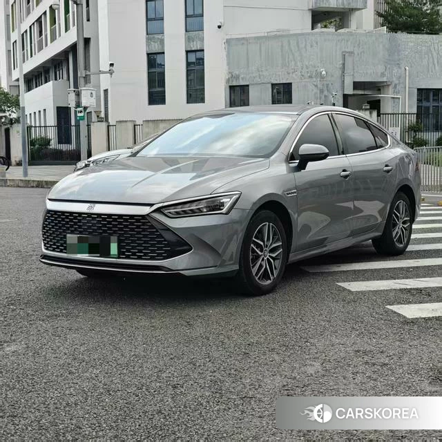 BYD Qin PLUS DM 2023 Серебристо-серый из Китая, фото 5