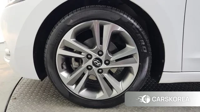 Hyundai Avante AD id 3656905 из Кореи 15