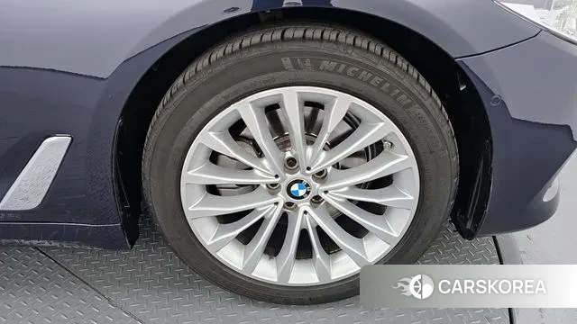 BMW 5 Series (G30) id 3682459 из Кореи 15