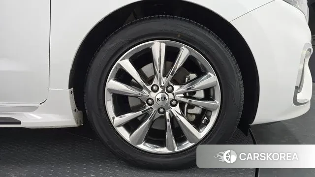 Kia The New Carnival id 3573640 из Кореи 15