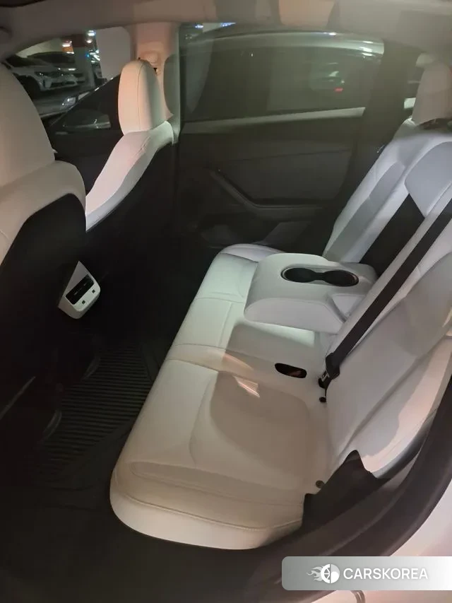 Tesla Model Y 2023 Белый из Кореи, фото 5