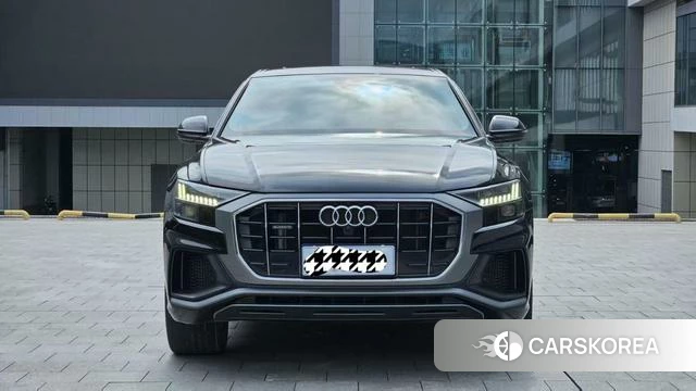 Audi Q8 2023 Черный из Китая, фото 5