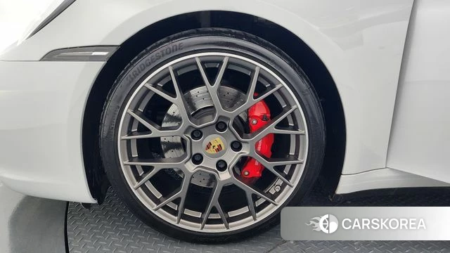 Porsche 911(992) id 3812968 из Кореи 15