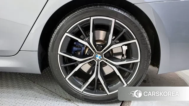 BMW 5 Series (G30) id 3770623 из Кореи 15