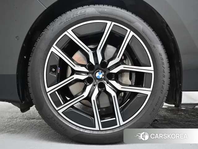 BMW 7 Series (G70) id 3599888 из Кореи 15