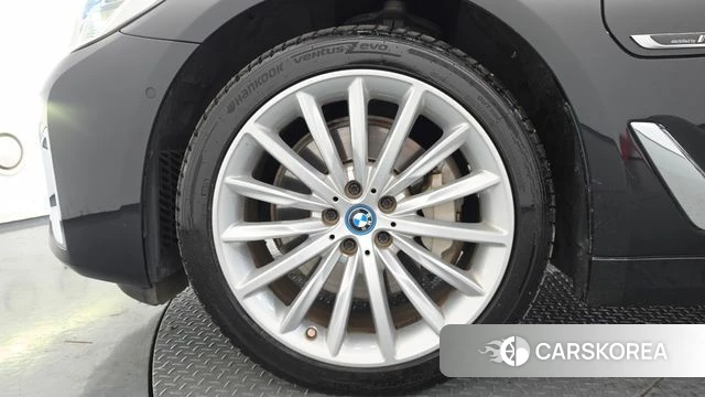 BMW 5 Series (G30) id 4549288 из Кореи 31