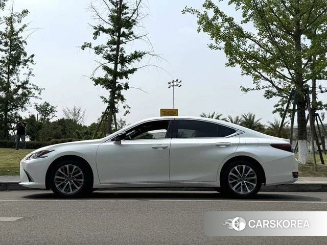 Lexus ES id 4348970 из Китая 8