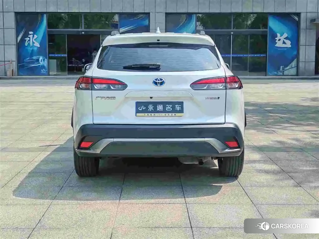 Toyota Frontlander 2023 Белый из Китая, фото 5