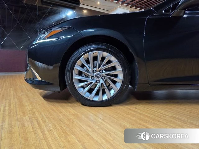Lexus ES300h 7th generation id 4619985 из Кореи 13