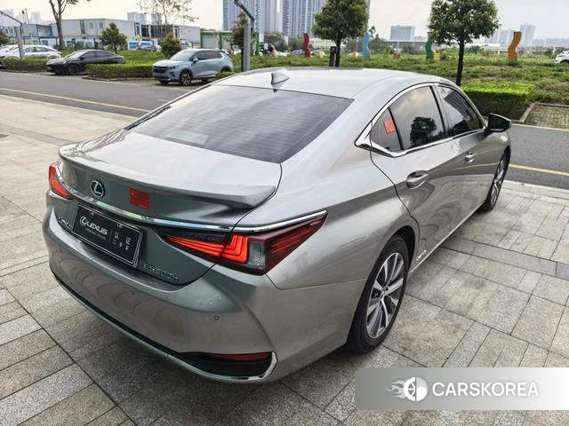 Lexus ES 2021 Серебристо-серый из Китая, фото 6