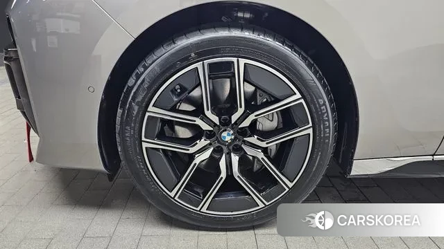 BMW 7 Series (G70) id 3173599 из Кореи 15