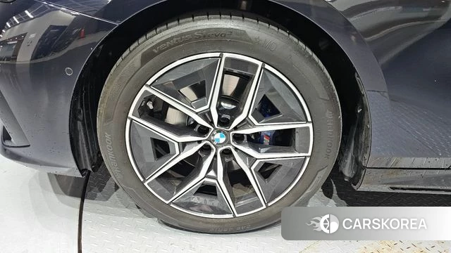 BMW 5 Series (G60) id 4441659 из Кореи 15