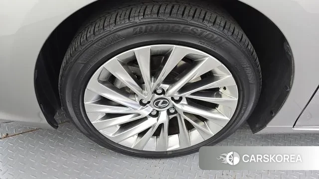 Lexus ES300h 7th generation id 3325123 из Кореи 15