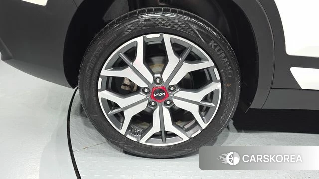 Kia Seltos id 4463744 из Кореи 15