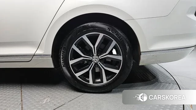 Volkswagen Passat GT (B8) id 3485073 из Кореи 15